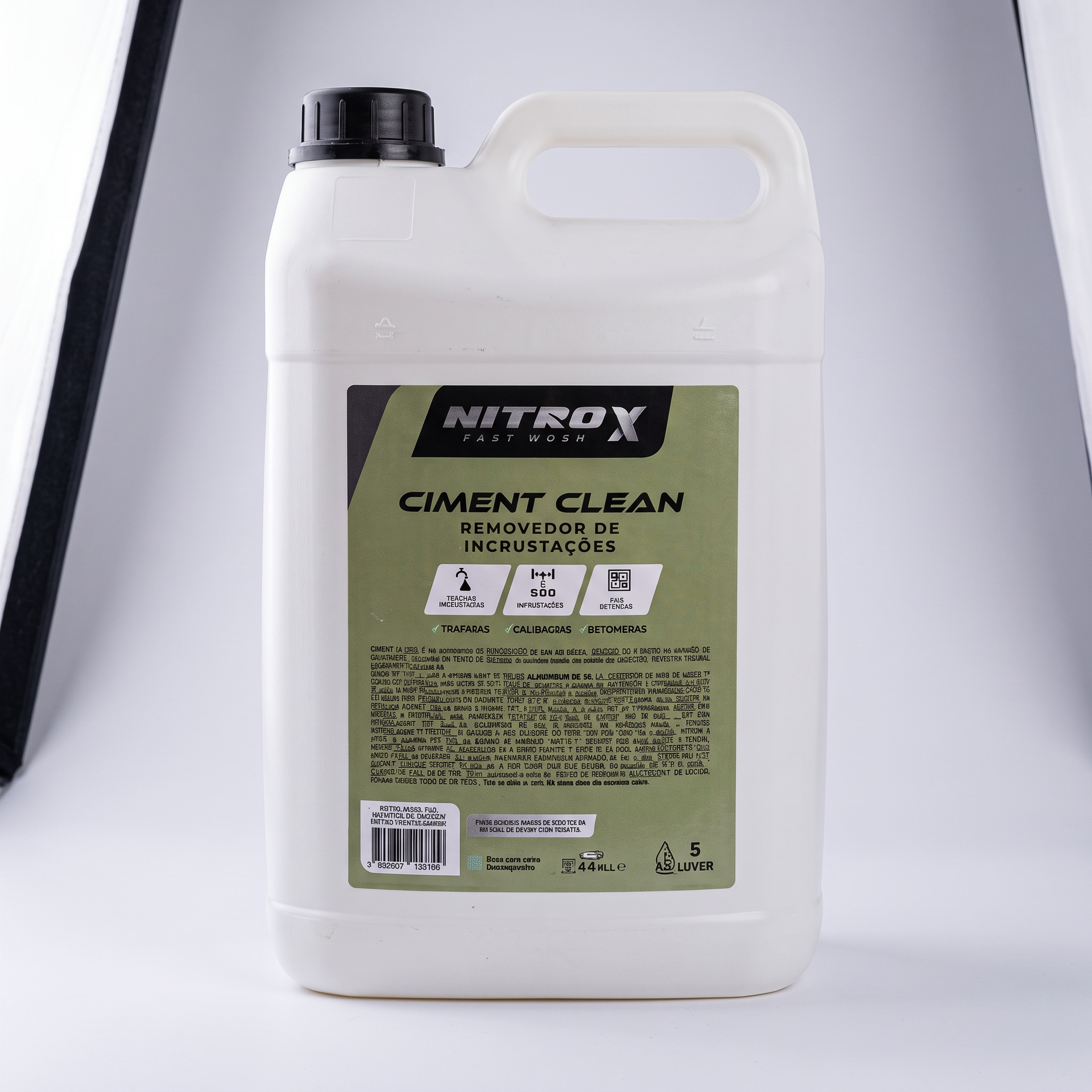 Ciment Clean 5L — 3 4 direito
